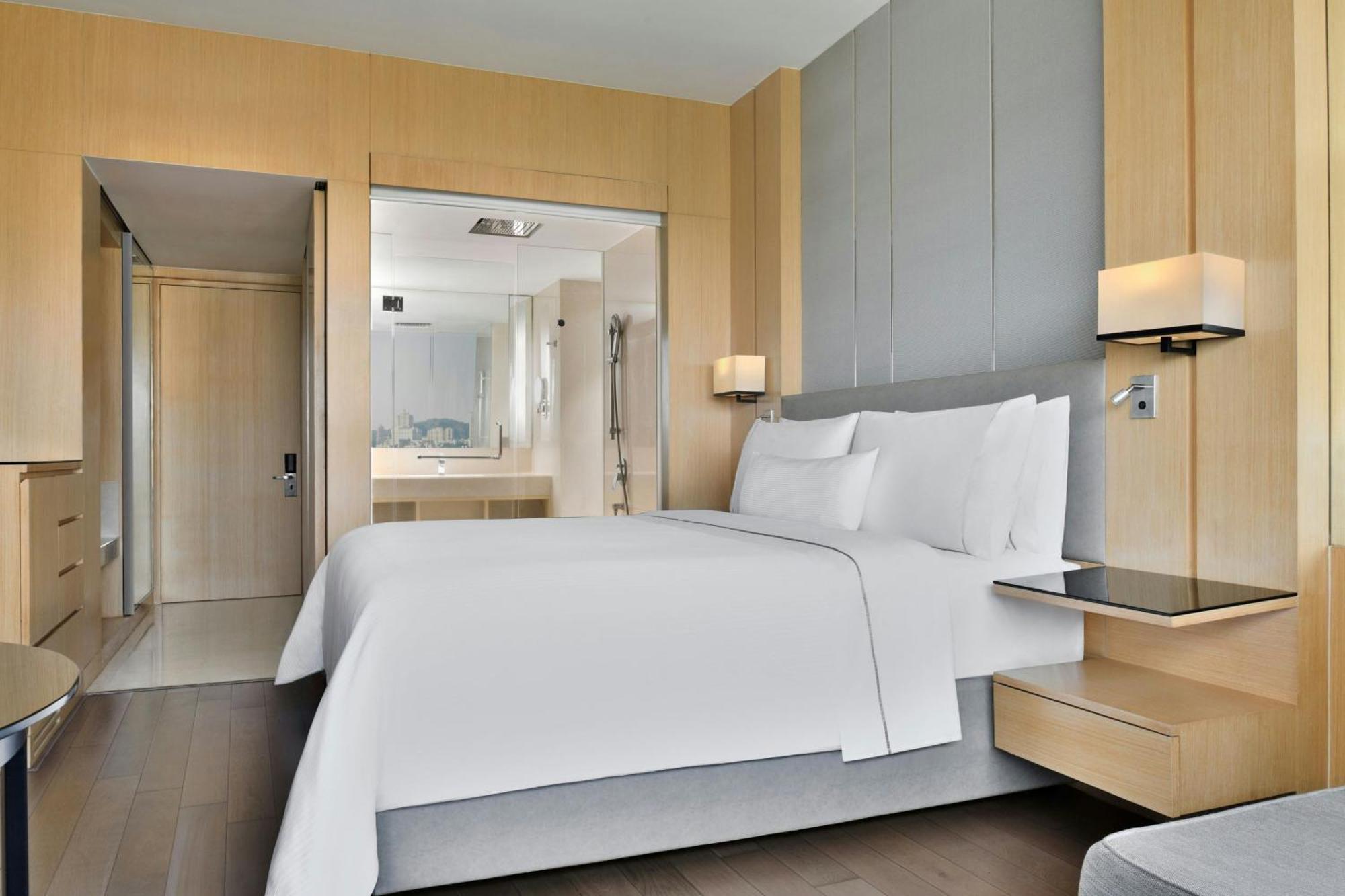 The Westin Powai Hotel Mumbai (Bombay)